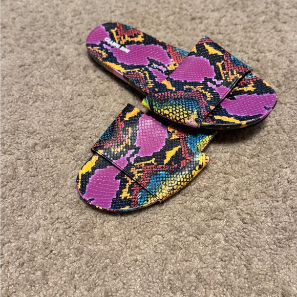 Gianni Bini Snake Skin Pool Slides - Picture 2 of 6